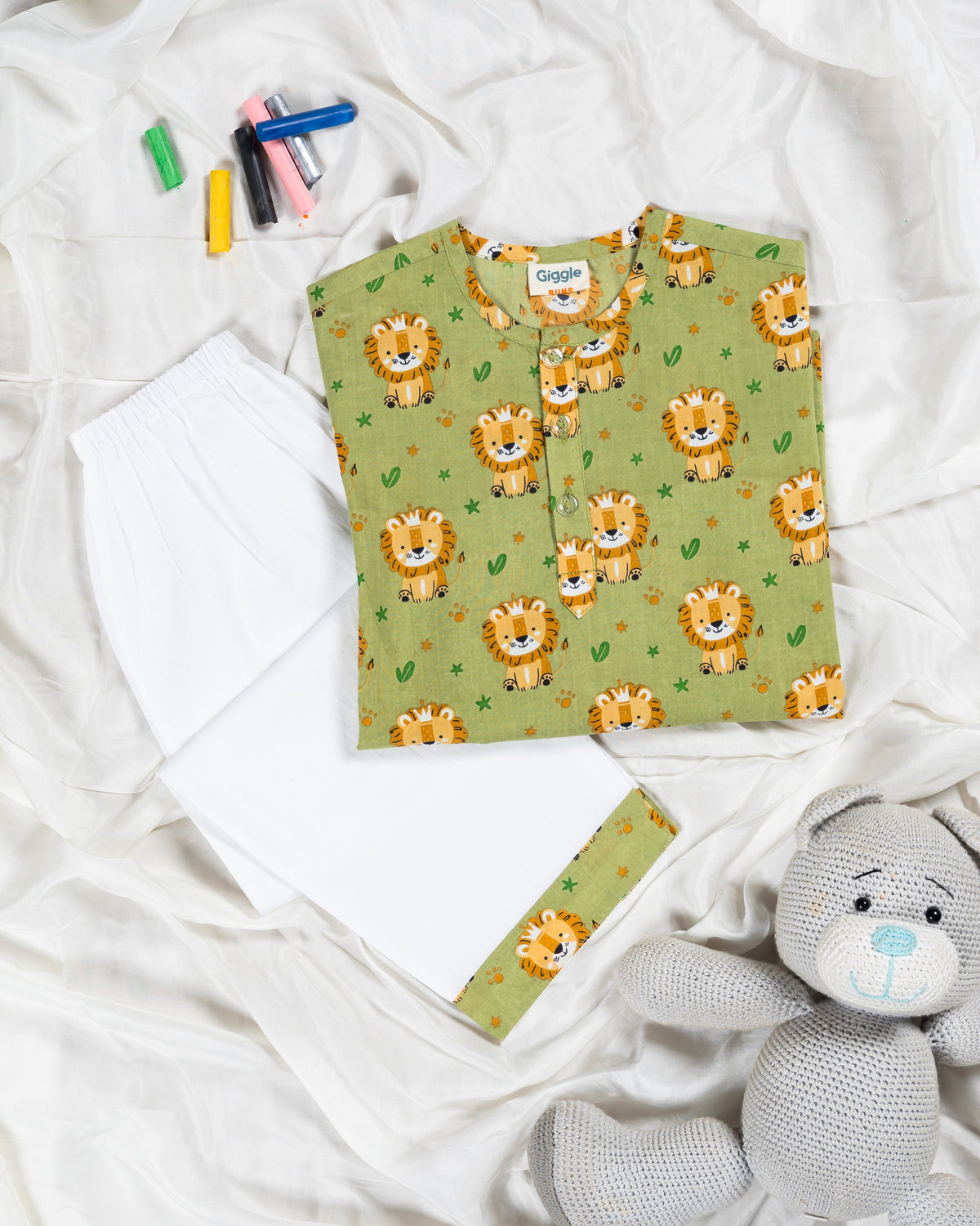 Roaringly Cute Lion Print